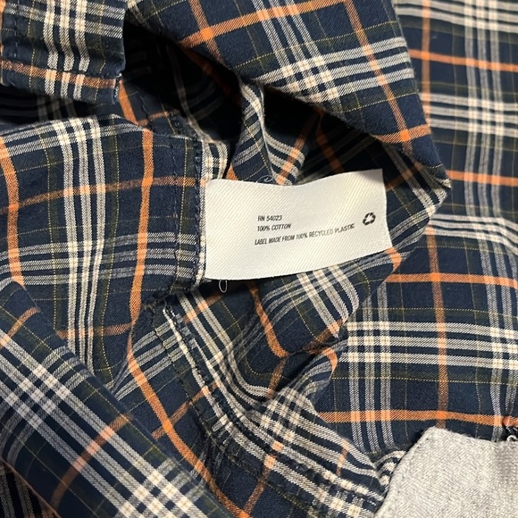 GAP blue plaid button-up shirt with pocket. - Picture 4 of 5